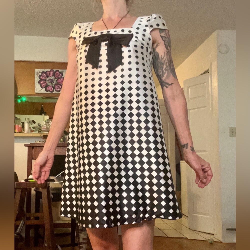 Black and white dress, fun print! Size S